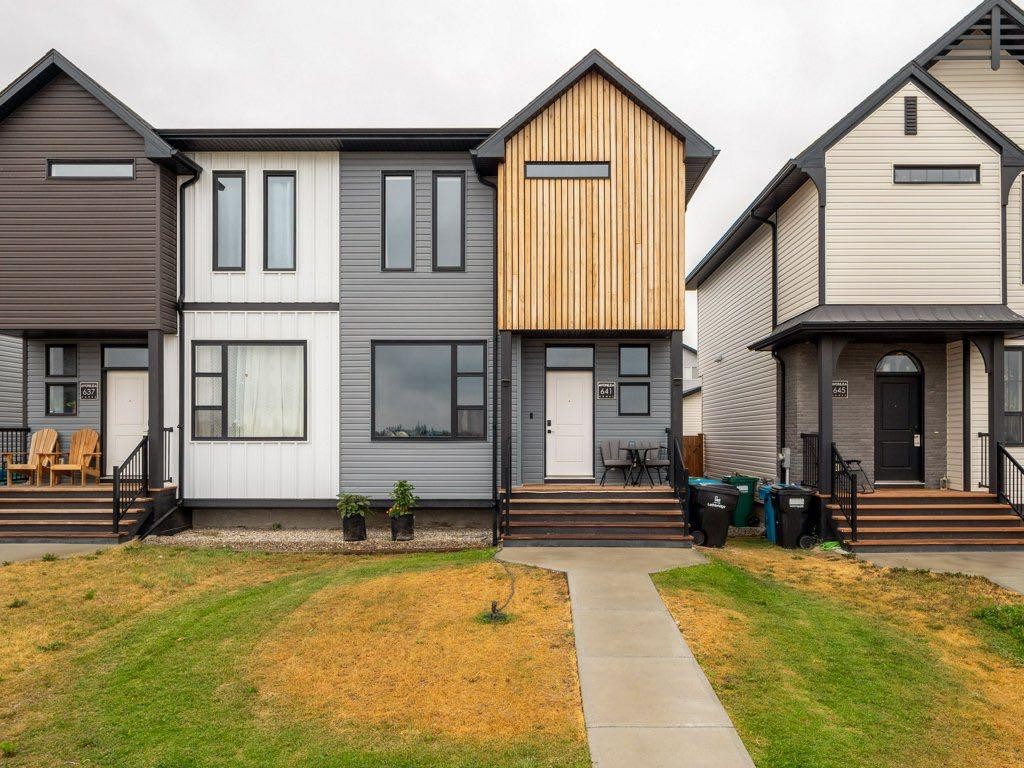 641 Blackwolf Boulevard North, Lethbridge, AB - Outdoor With Deck Patio Veranda With Facade