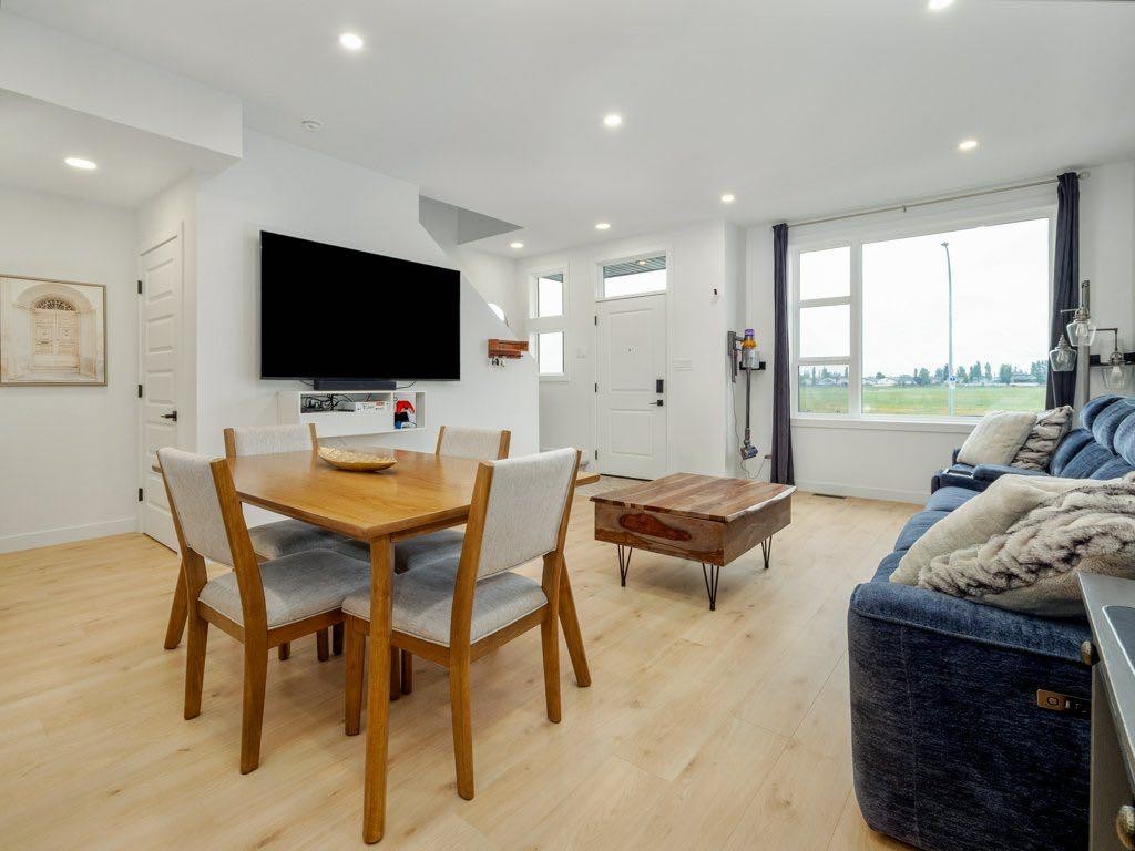 641 Blackwolf Boulevard North, Lethbridge, AB - Indoor