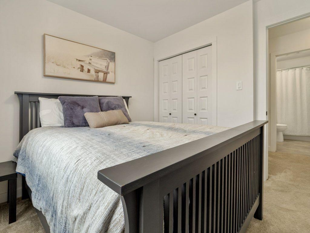 641 Blackwolf Boulevard North, Lethbridge, AB - Indoor Photo Showing Bedroom