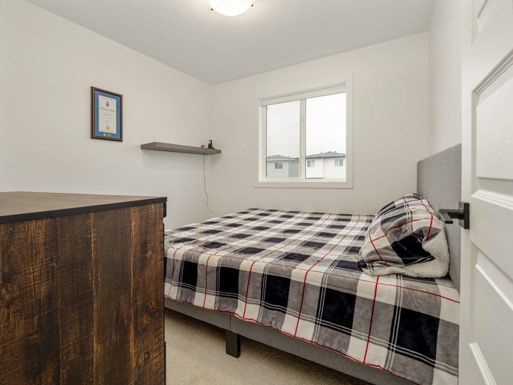 641 Blackwolf Boulevard North, Lethbridge, AB - Indoor Photo Showing Bedroom
