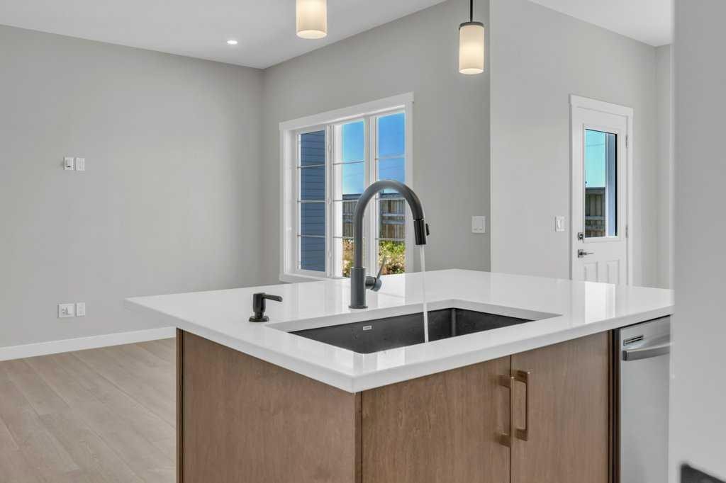 203 Homestead Common Ne, Calgary, AB - Indoor Photo Showing Kitchen