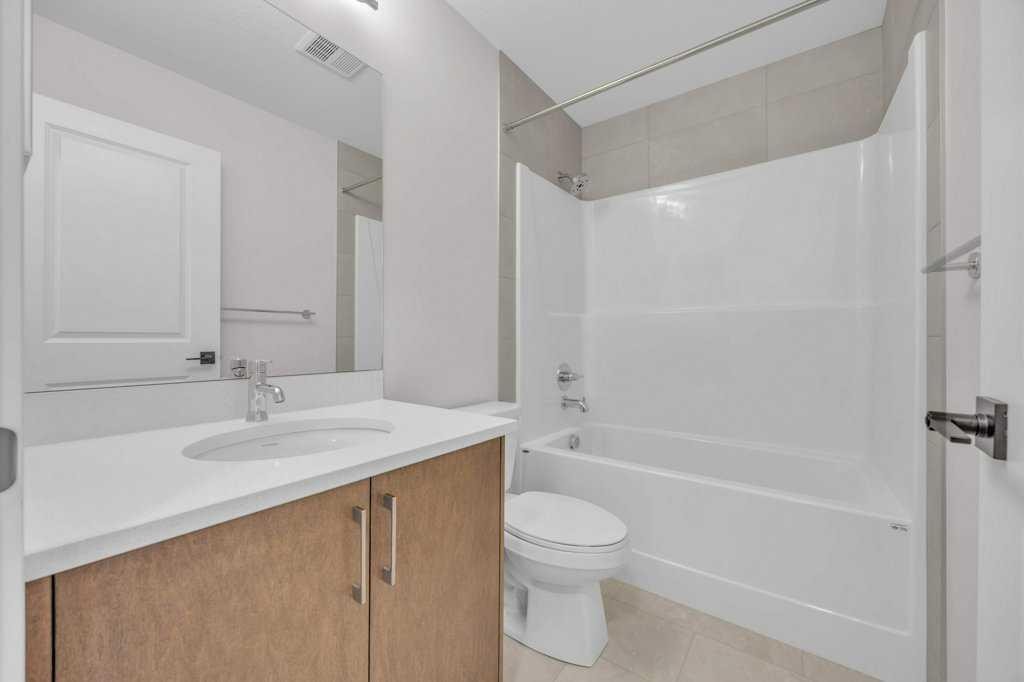 203 Homestead Common Ne, Calgary, AB - Indoor Photo Showing Bathroom