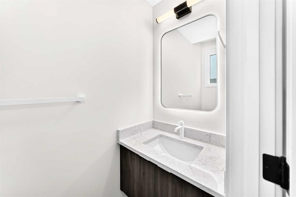 2473 Creeker Lane, Airdrie, AB - Indoor Photo Showing Bathroom