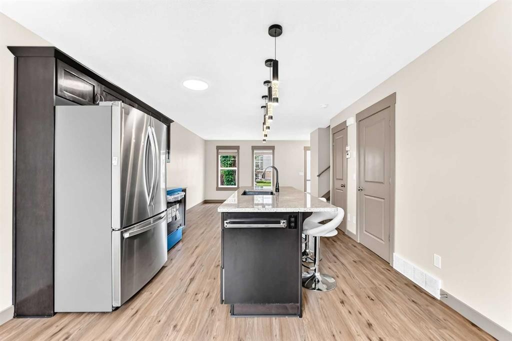 321 Skyview Ranch Drive Ne, Calgary, AB - Indoor Photo Showing Kitchen