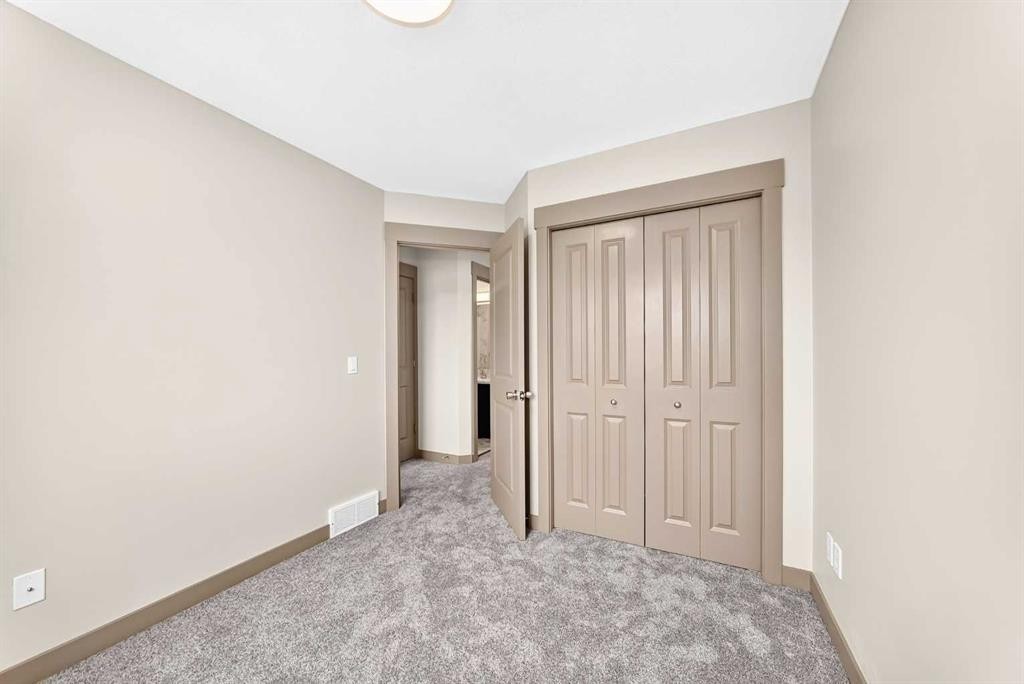 321 Skyview Ranch Drive Ne, Calgary, AB - Indoor Photo Showing Other Room