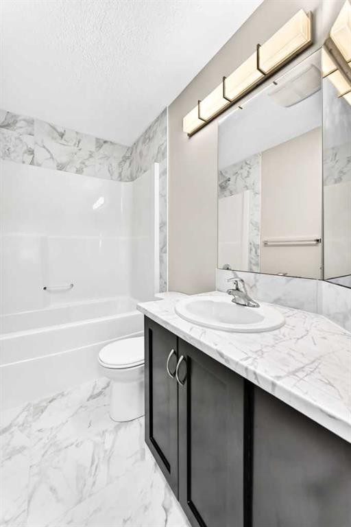 321 Skyview Ranch Drive Ne, Calgary, AB - Indoor Photo Showing Bathroom