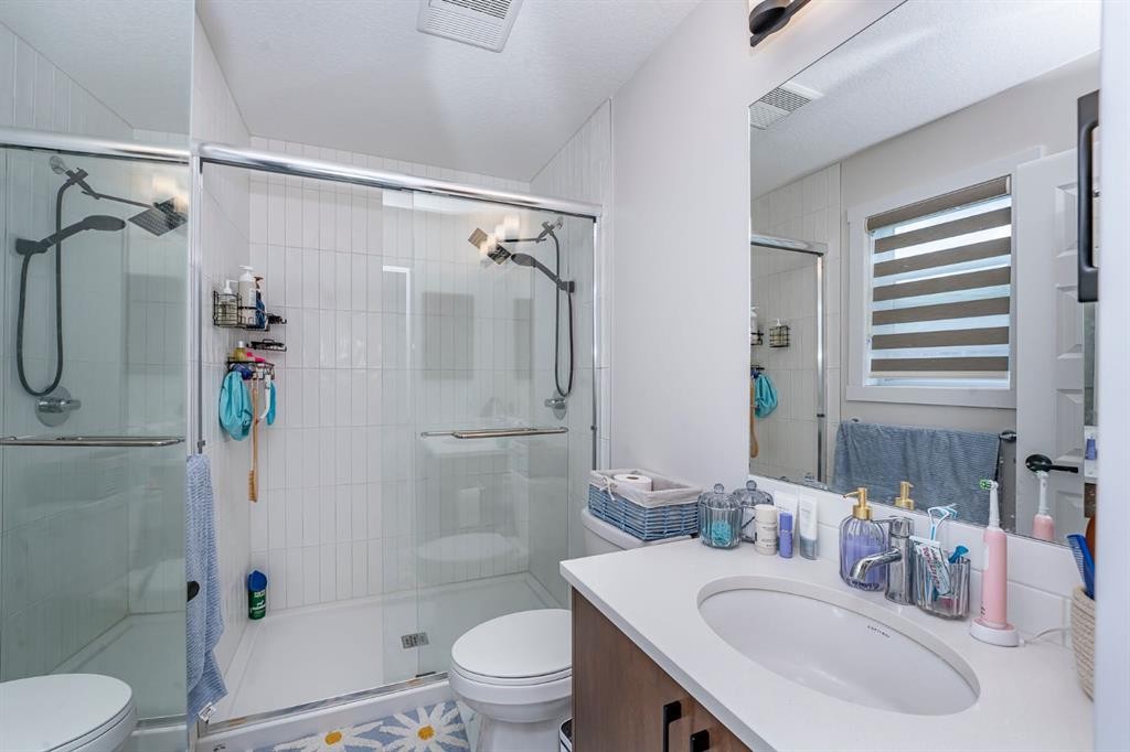 52 Lewiston Drive Ne, Calgary, AB - Indoor Photo Showing Bathroom