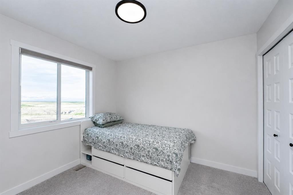 52 Lewiston Drive Ne, Calgary, AB - Indoor Photo Showing Bedroom