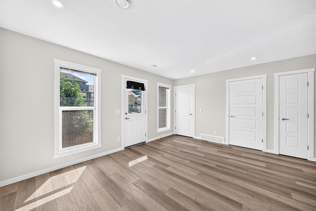 428 Cranbrook Square Se, Calgary, AB - Indoor Photo Showing Other Room