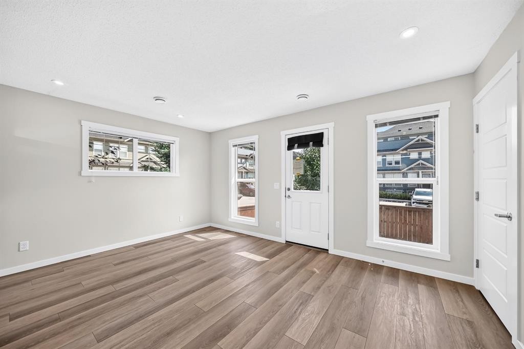 428 Cranbrook Square Se, Calgary, AB - Indoor Photo Showing Other Room