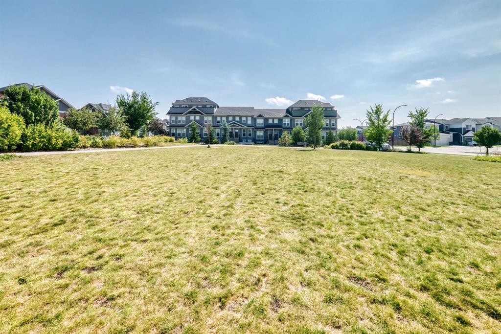 428 Cranbrook Square Se, Calgary, AB - Outdoor