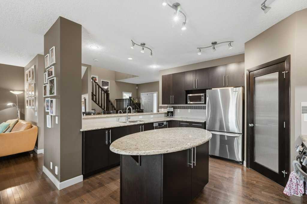 69 Everhollow Avenue Sw, Calgary, AB - Indoor Photo Showing Kitchen With Upgraded Kitchen