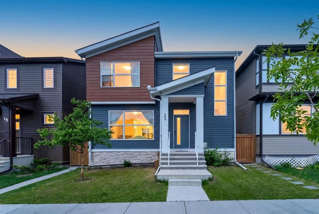 23 Lucas Boulevard Nw, Calgary, AB - Outdoor With Facade