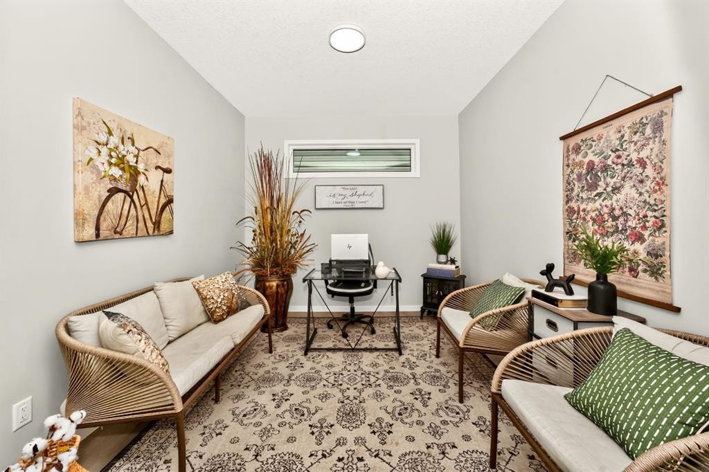 23 Lucas Boulevard Nw, Calgary, AB - Indoor Photo Showing Other Room