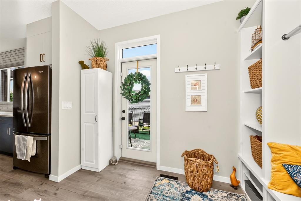 23 Lucas Boulevard Nw, Calgary, AB - Indoor