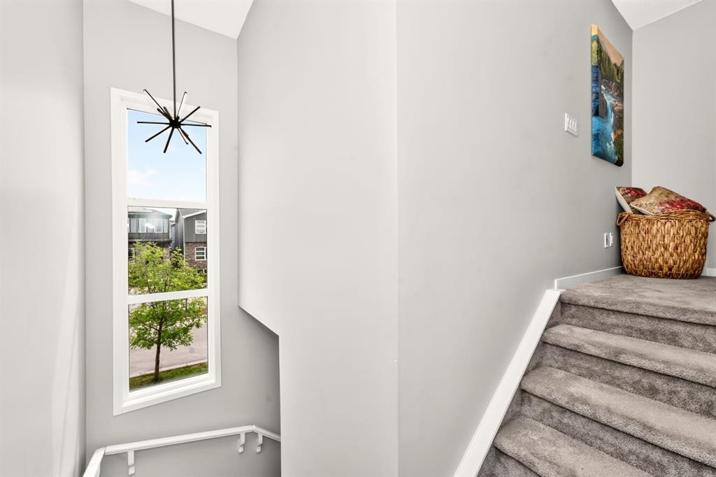 23 Lucas Boulevard Nw, Calgary, AB - Indoor Photo Showing Other Room