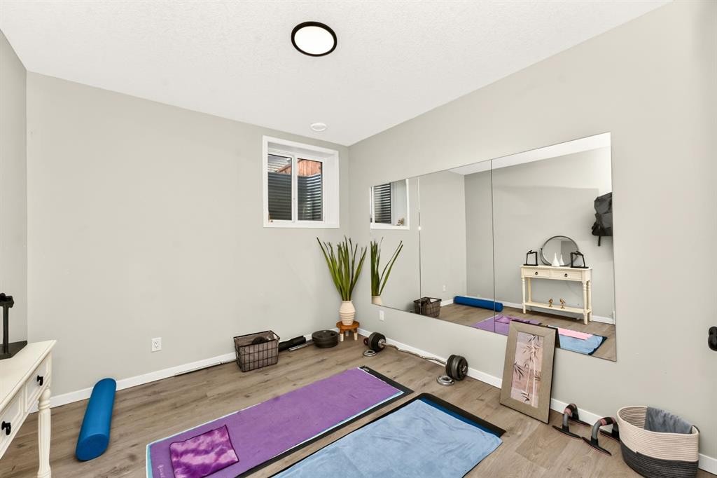 23 Lucas Boulevard Nw, Calgary, AB - Indoor