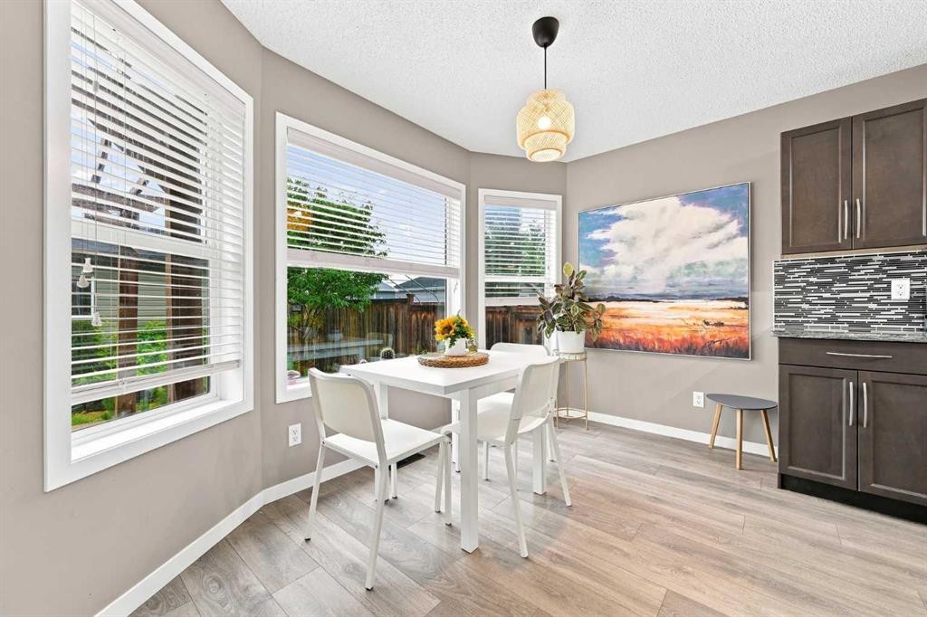 106 Autumn Crescent Se, Calgary, AB - Indoor Photo Showing Dining Room