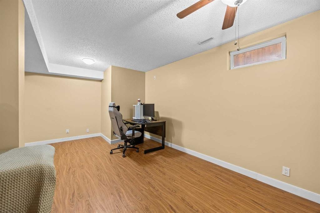 28 Erin Croft Place Se, Calgary, AB - Indoor