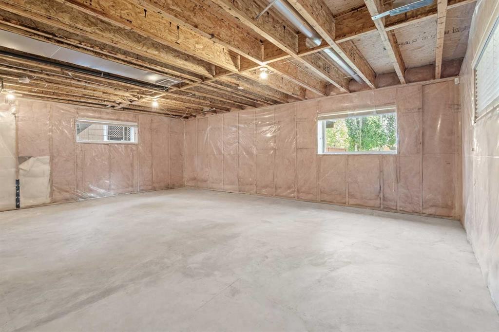 10 Aspen Stone Mews Sw, Calgary, AB - Indoor Photo Showing Basement