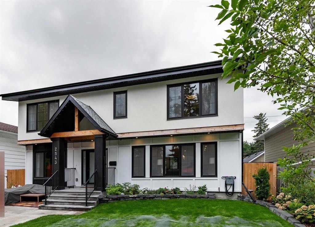 2543 Chicoutimi Drive Nw, Calgary, AB - Outdoor With Facade