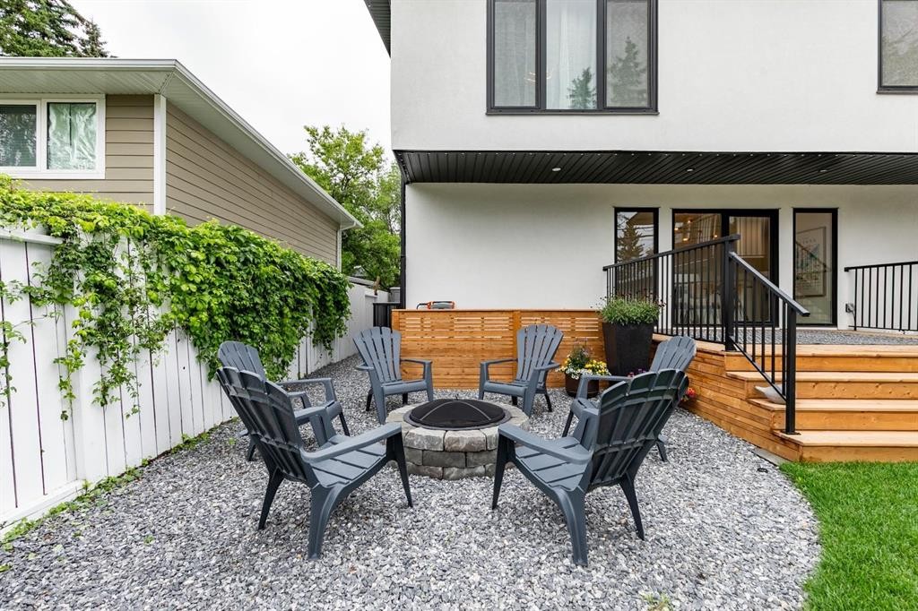 2543 Chicoutimi Drive Nw, Calgary, AB - Outdoor With Deck Patio Veranda With Exterior
