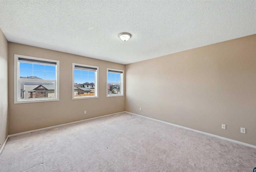86 Saddlecrest Close Ne, Calgary, AB - Indoor Photo Showing Other Room