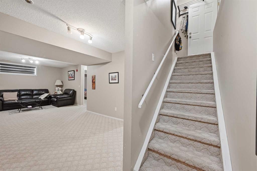 86 Saddlecrest Close Ne, Calgary, AB - Indoor