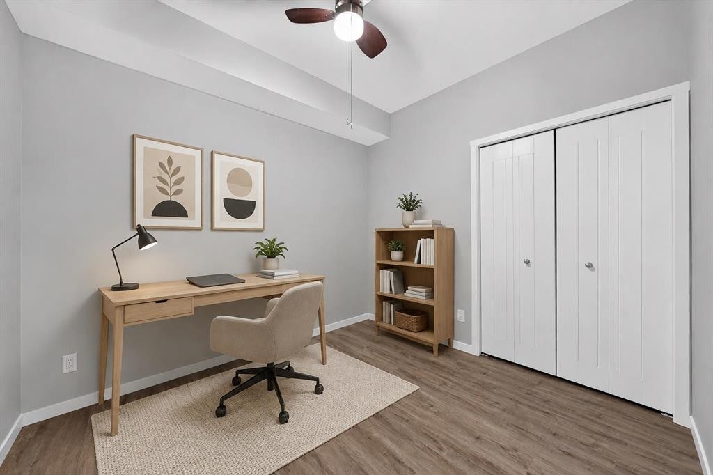 406-4350 Seton Drive Se, Calgary, AB - Indoor Photo Showing Office