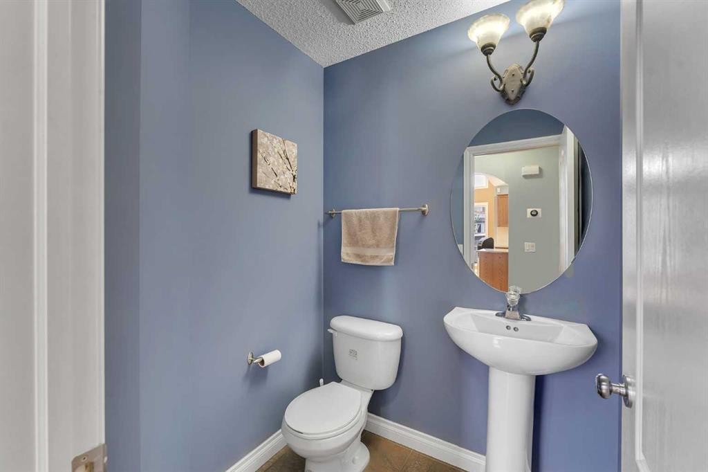 169 West Creek Boulevard, Chestermere, AB - Indoor Photo Showing Bathroom