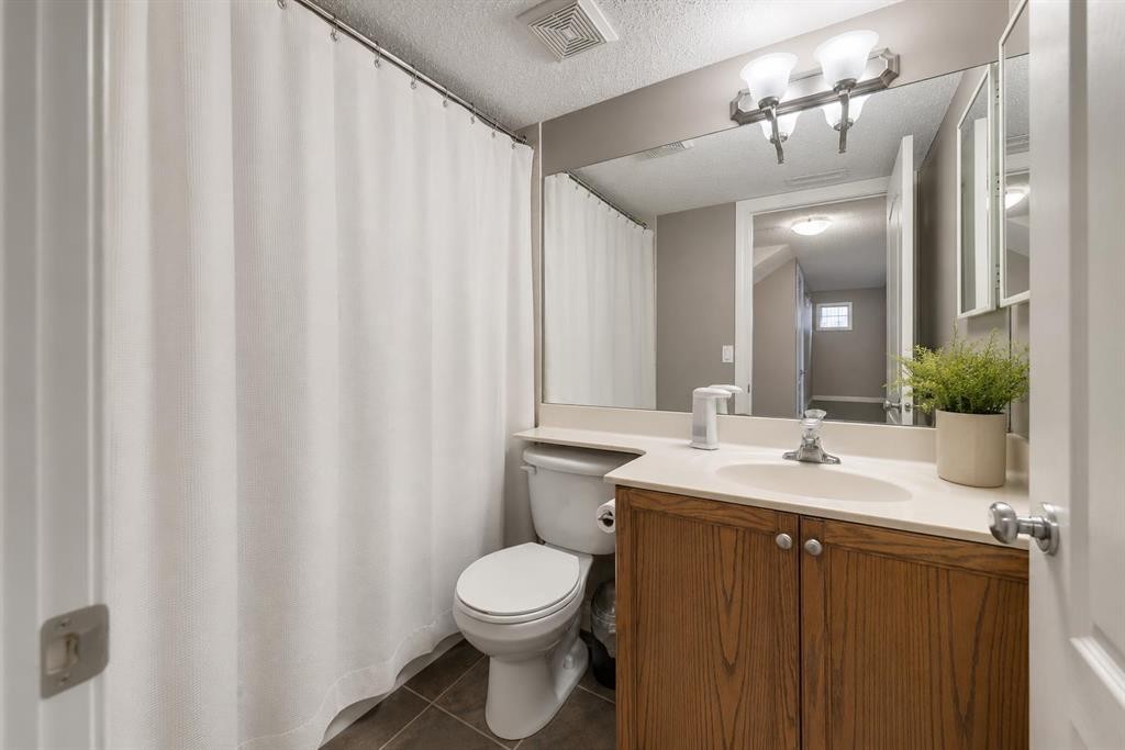 169 West Creek Boulevard, Chestermere, AB - Indoor Photo Showing Bathroom