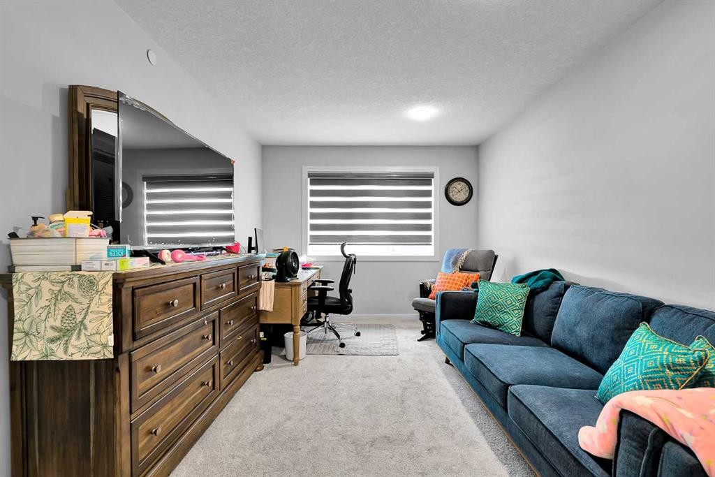 273 Lucas Avenue Nw, Calgary, AB - Indoor