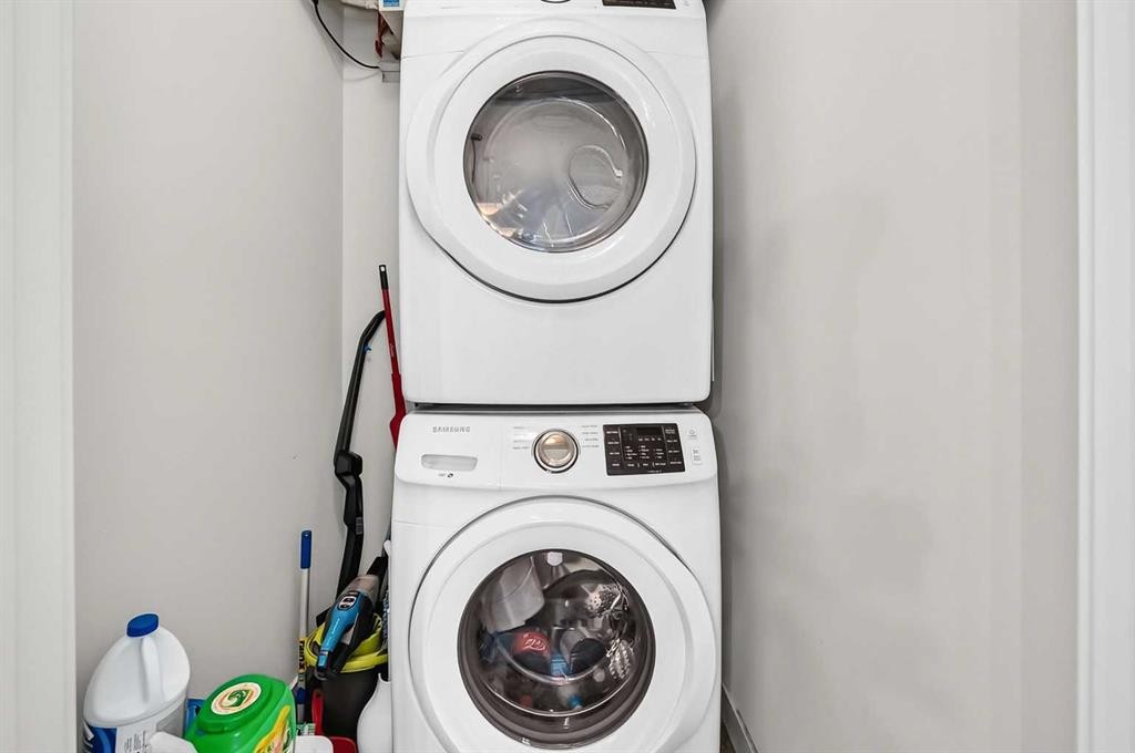 409-30 Walgrove Se, Calgary, AB - Indoor Photo Showing Laundry Room