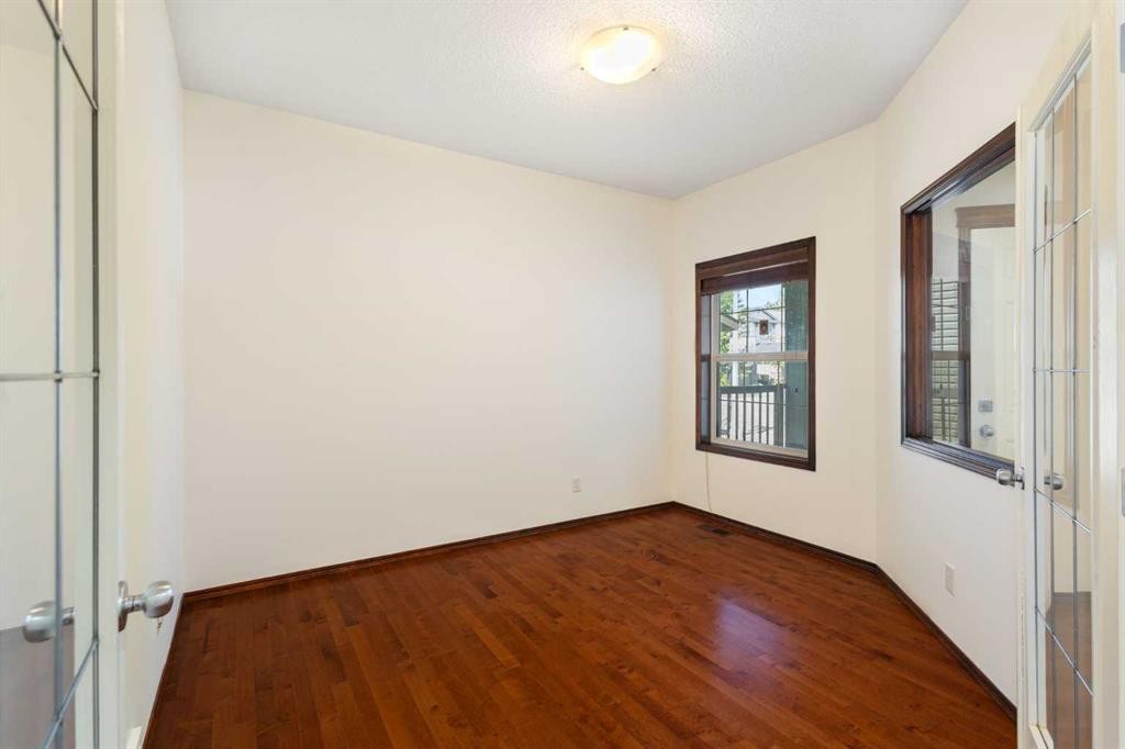 57 Everoak Circle Sw, Calgary, AB - Indoor Photo Showing Other Room
