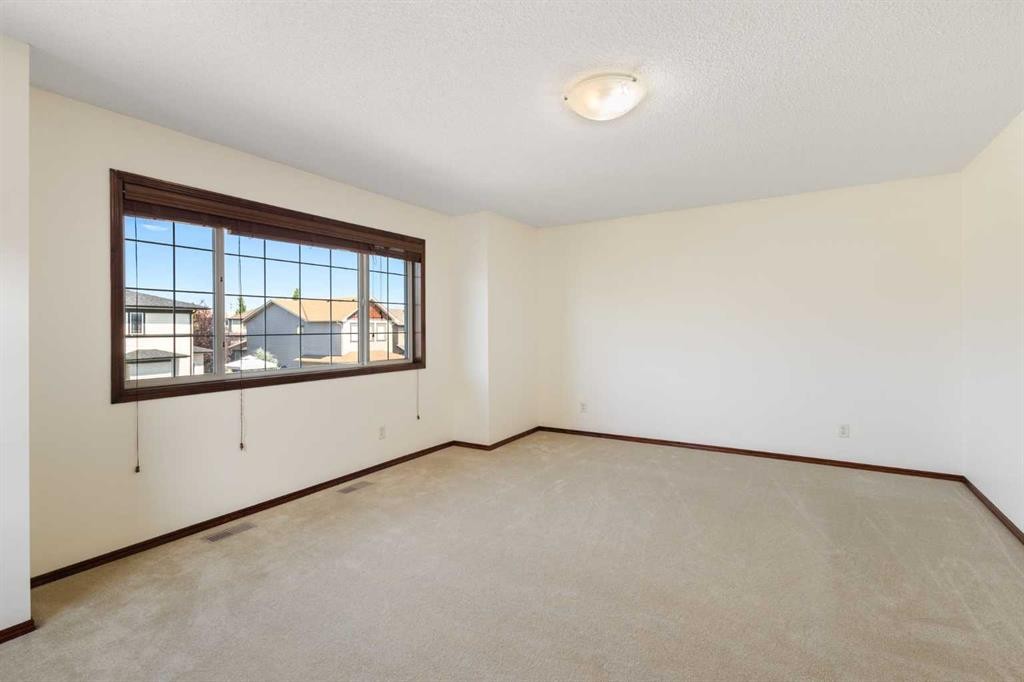 57 Everoak Circle Sw, Calgary, AB - Indoor Photo Showing Other Room