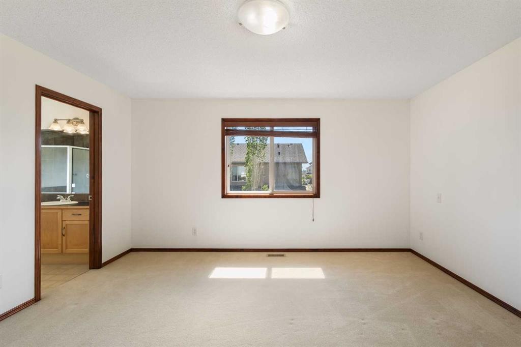 57 Everoak Circle Sw, Calgary, AB - Indoor Photo Showing Other Room