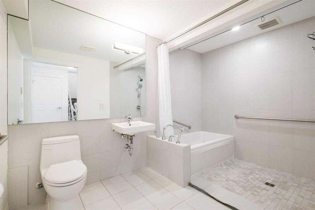 57 Everoak Circle Sw, Calgary, AB - Indoor Photo Showing Bathroom