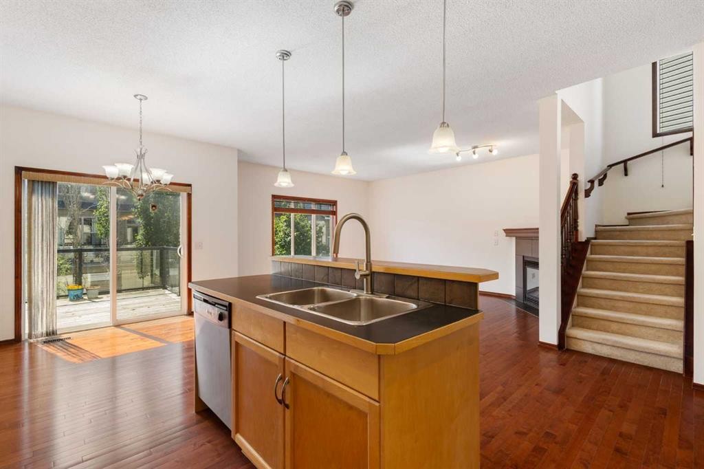 57 Everoak Circle Sw, Calgary, AB - Indoor Photo Showing Kitchen With Double Sink