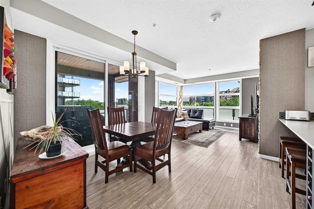 201-122 Mahogany Centre Se, Calgary, AB - Indoor Photo Showing Dining Room