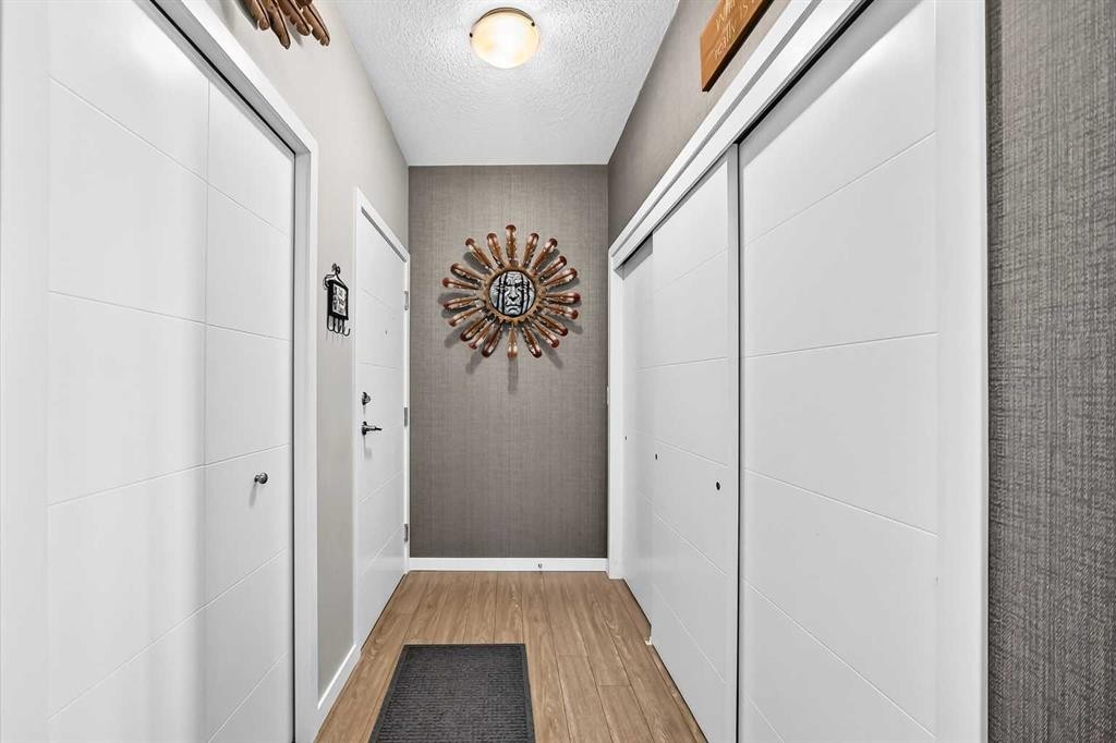 201-122 Mahogany Centre Se, Calgary, AB - Indoor Photo Showing Other Room