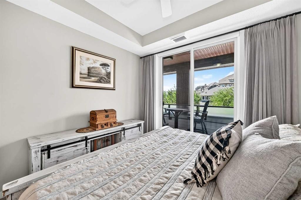 201-122 Mahogany Centre Se, Calgary, AB - Indoor Photo Showing Bedroom