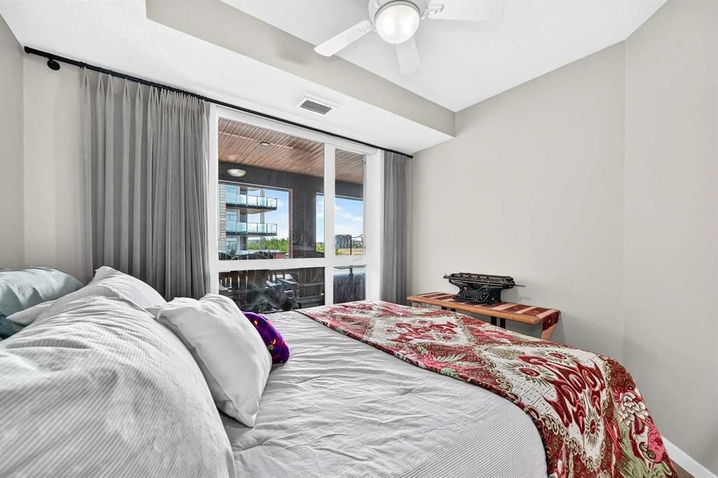 201-122 Mahogany Centre Se, Calgary, AB - Indoor Photo Showing Bedroom