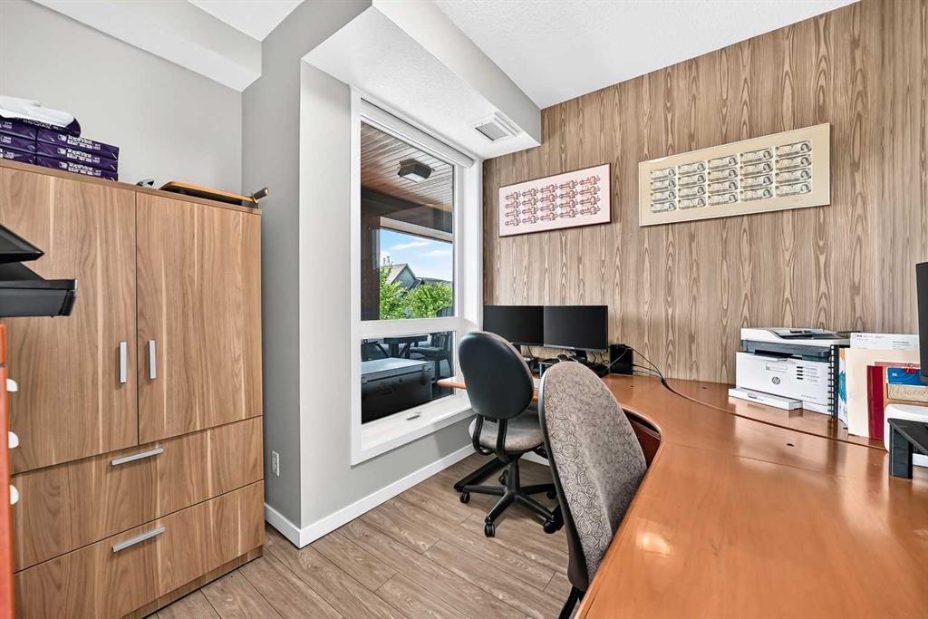 201-122 Mahogany Centre Se, Calgary, AB - Indoor