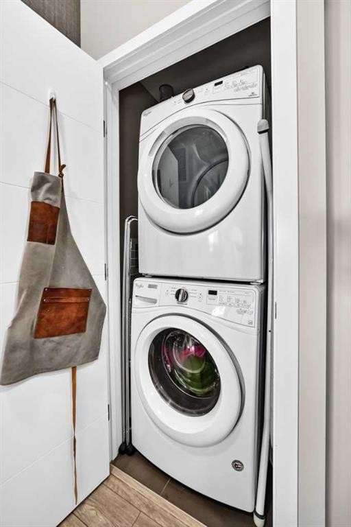 201-122 Mahogany Centre Se, Calgary, AB - Indoor Photo Showing Laundry Room