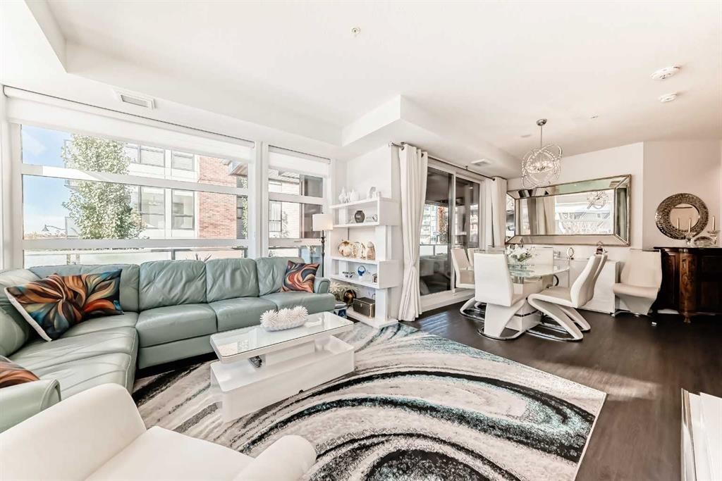 202-122 Mahogany Centre Se, Calgary, AB - Indoor Photo Showing Living Room