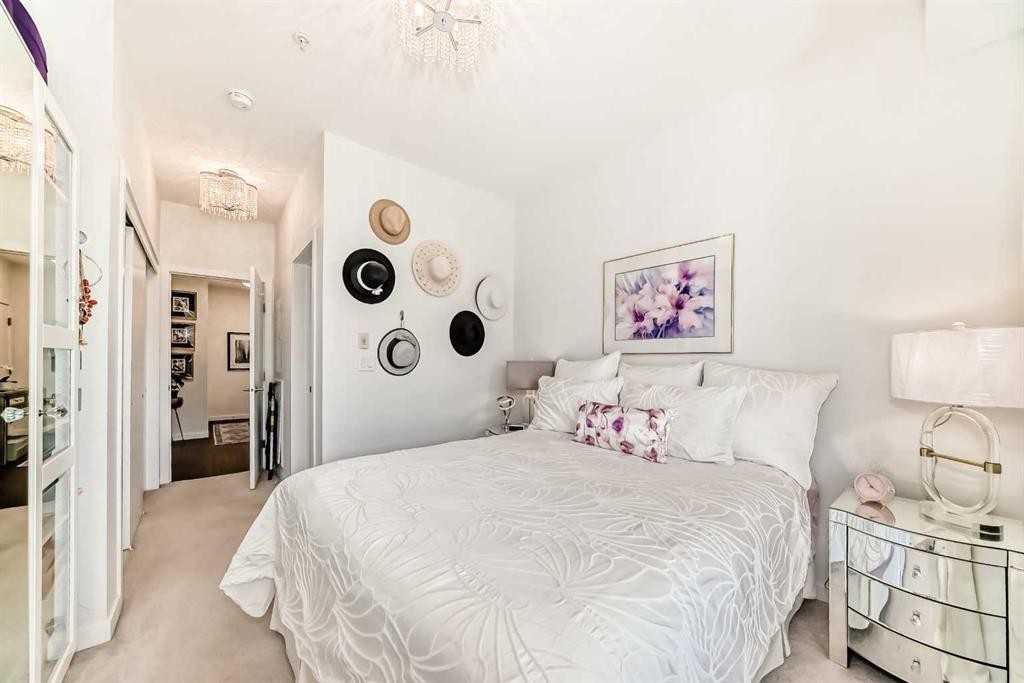 202-122 Mahogany Centre Se, Calgary, AB - Indoor Photo Showing Bedroom