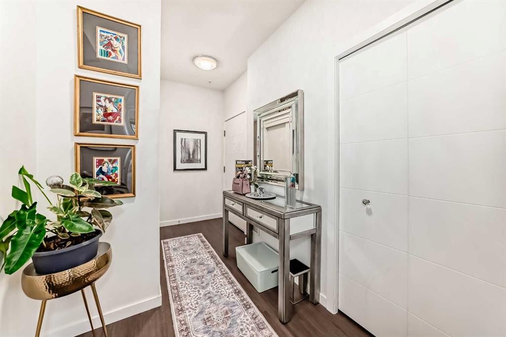 202-122 Mahogany Centre Se, Calgary, AB - Indoor Photo Showing Other Room