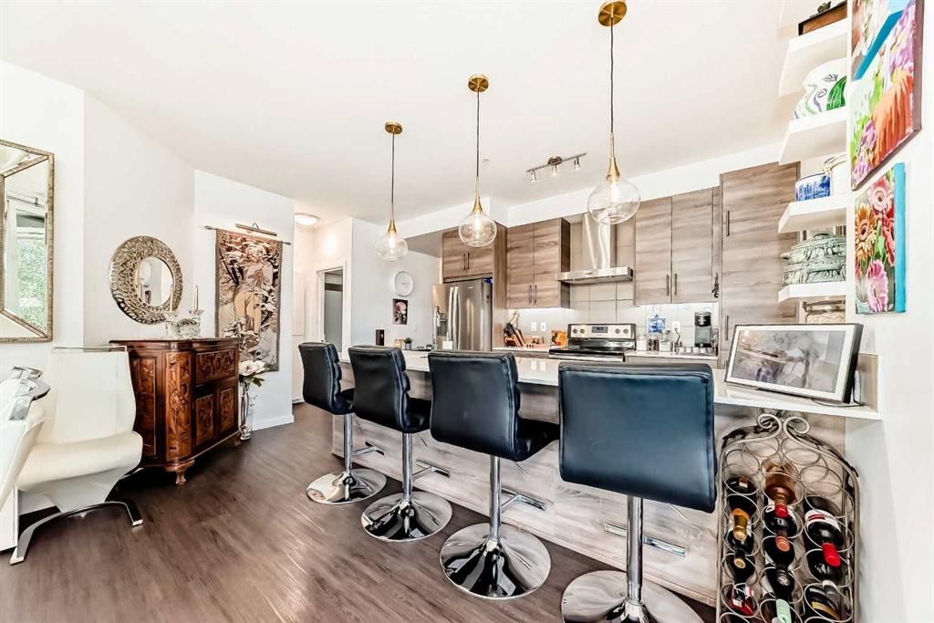 202-122 Mahogany Centre Se, Calgary, AB - Indoor