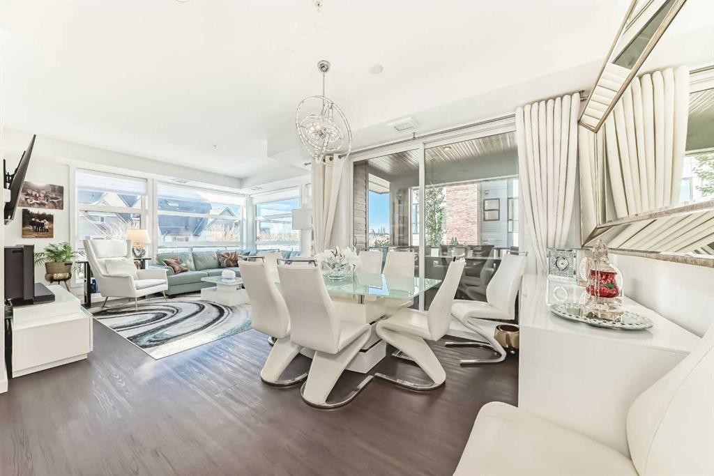 202-122 Mahogany Centre Se, Calgary, AB - Indoor Photo Showing Dining Room
