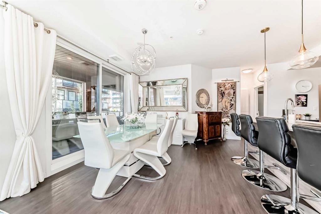 202-122 Mahogany Centre Se, Calgary, AB - Indoor Photo Showing Dining Room
